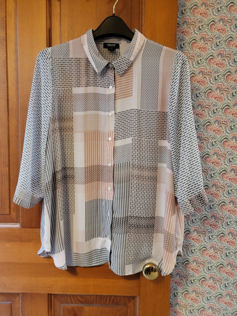 Jones & Co Jones New York 1X Geometric Patchwork Button Down Blouse